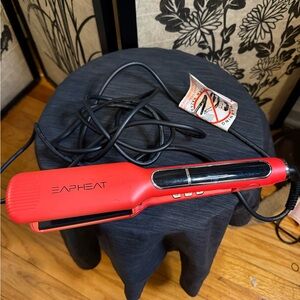EAP HEAT Red Hair Straightener